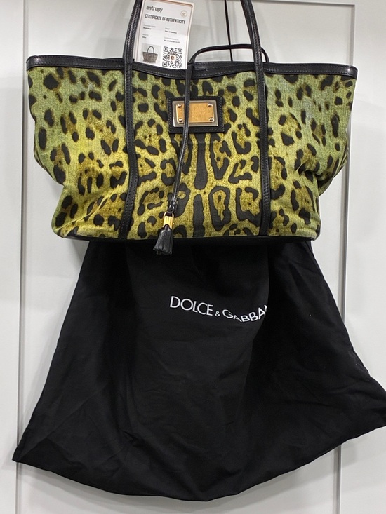 Dolce & Gabbana Handbags - AUTHENTIC DOLCE & GABBANA LEOPARD PRINT TOTE BAG | LARGE SHOPPER | ENTRUPY COA
